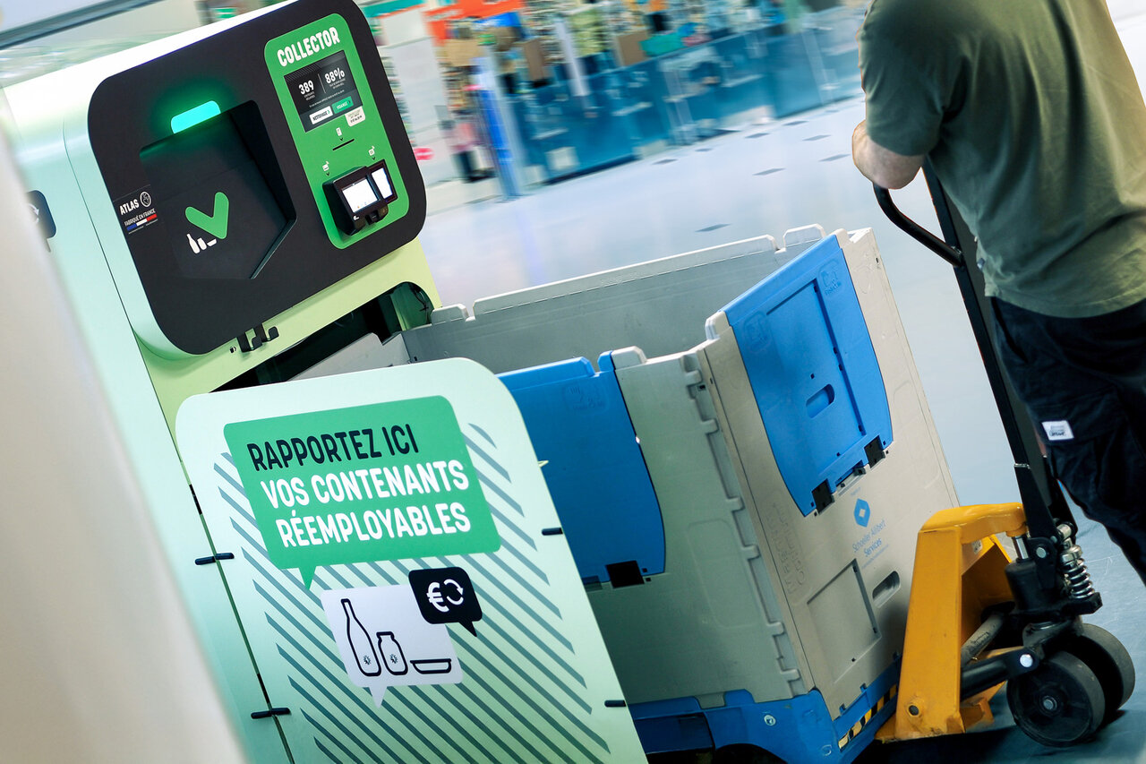 Manutention simplifiée du Collector par l'équipe magasin